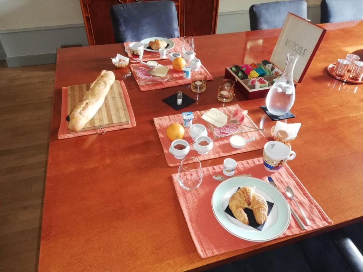 Authentieke Franse Kamer. Melay  Екстериор снимка